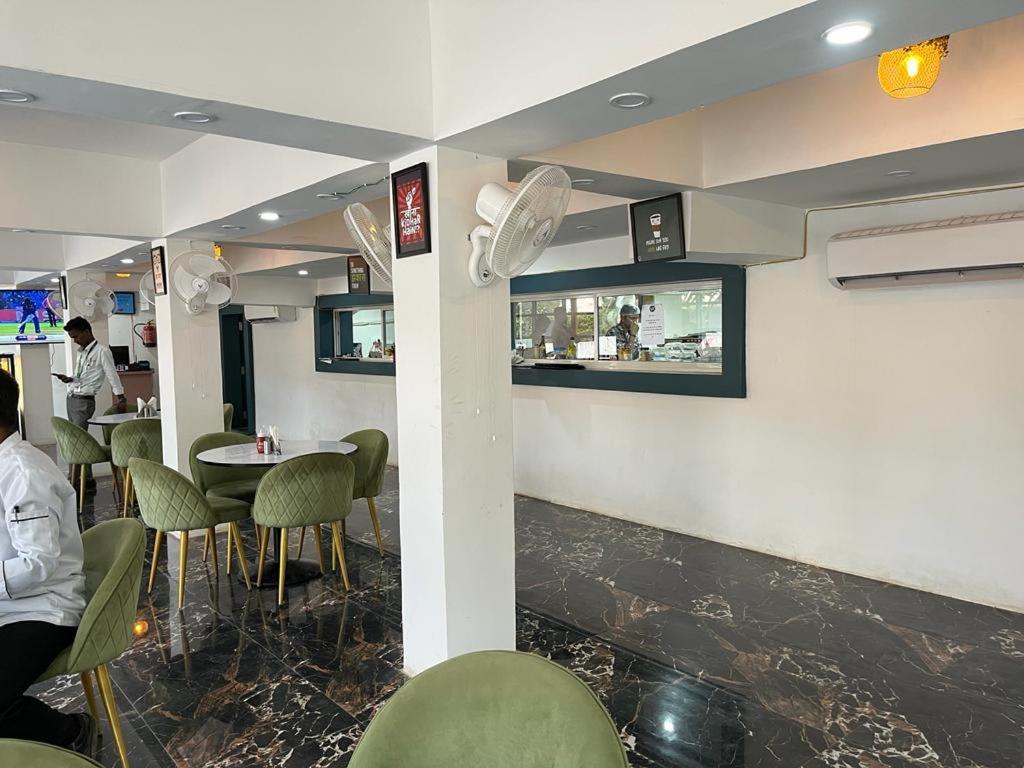 Hotel Eco Park Rewa Экстерьер фото
