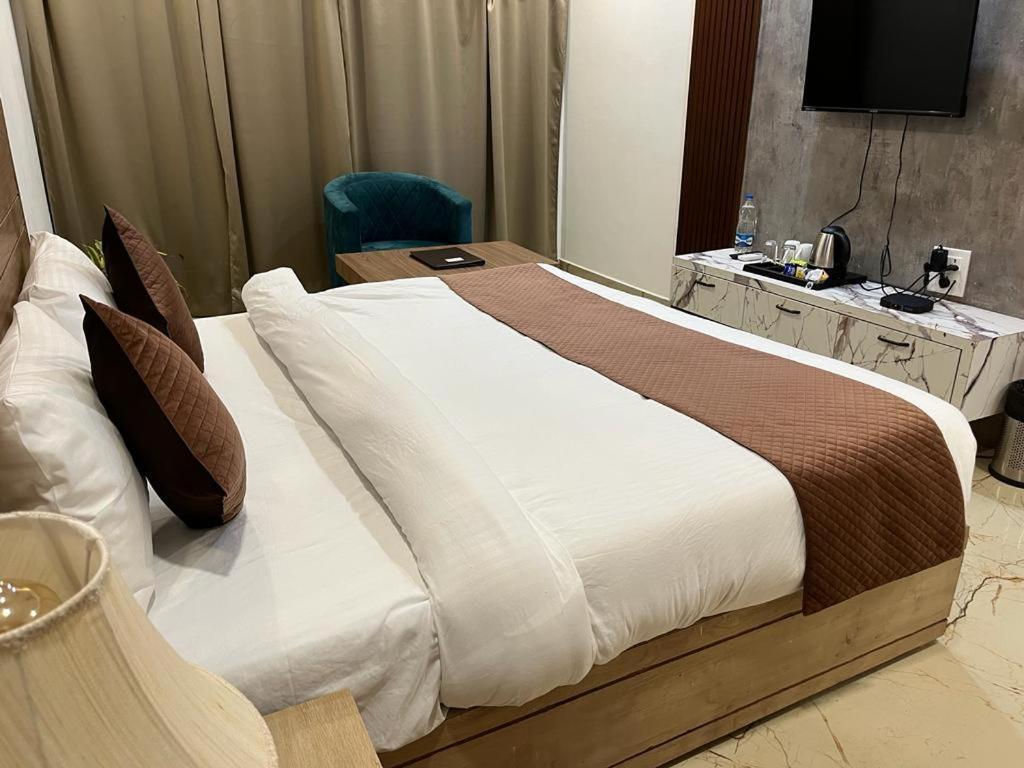 Hotel Eco Park Rewa Экстерьер фото
